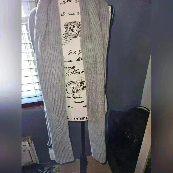 Calvin Klein Grey 85x12 inch Scarf NWT - Picture 1 of 10